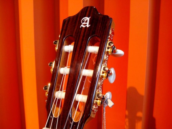 Classical Guitars: When and how to change your strings