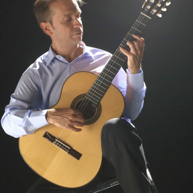 What’s the correct posture for playing the guitar?