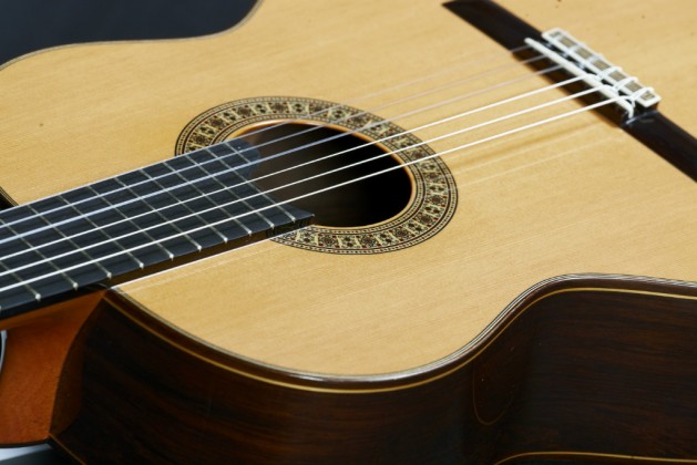 La guitarra espa&ntilde;ola : Icono cultural de un pa&iacute;s