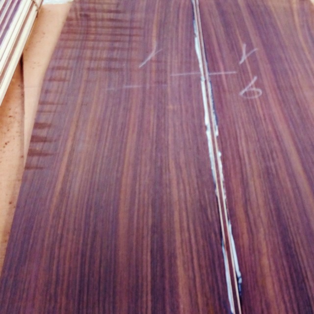 Madera maciza o laminada en la guitarra