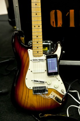 Uso de las nuevas tecnolog&iacute;as para practicar con la guitarra espa&ntilde;ola
